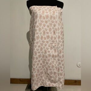 Room Essentials White Textured Bath WrapTowel & 2 Hair Wraps, leopard print NWOT